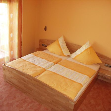 Gaestehaus Stephanie Ilbesheim Εξωτερικό φωτογραφία