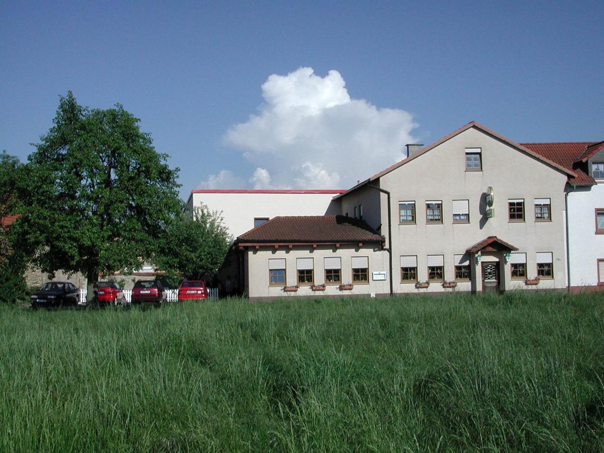 Gaestehaus Stephanie Ilbesheim Εξωτερικό φωτογραφία